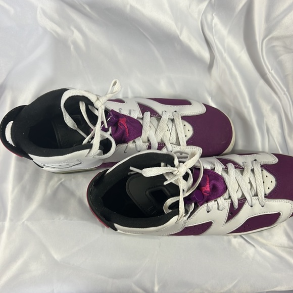 Air Jordan 6 Retro GS Shoes White/Vivid
Pink-Bright Grape-Black size 6.5 (Copy) - Picture 5 of 6